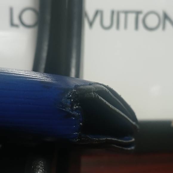 LV Double Snap Epi Wallet - Picture 5 of 16